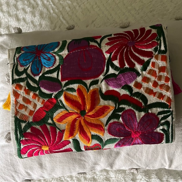 Hand Crafted - Picture 2 of 4